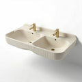 Dubbele wastafel van keramiek in beige met gouden kranen 80 x 40 x 15cm